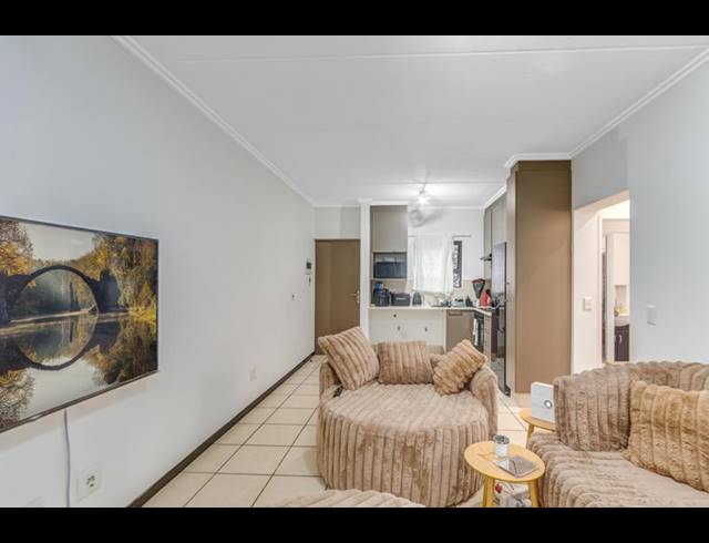 1 BEDROOM APARTMENT FOR SALE IN BRYANSTON